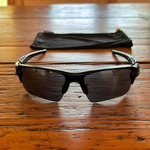 Oakley Flak 2.0 Sunglasses (not polarized) with sleeve
